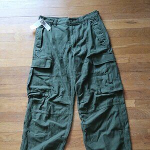TNA Supply Cargo Pant in size 8 color Fatigue